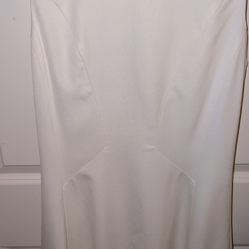 White dress - Picture 7 of 8